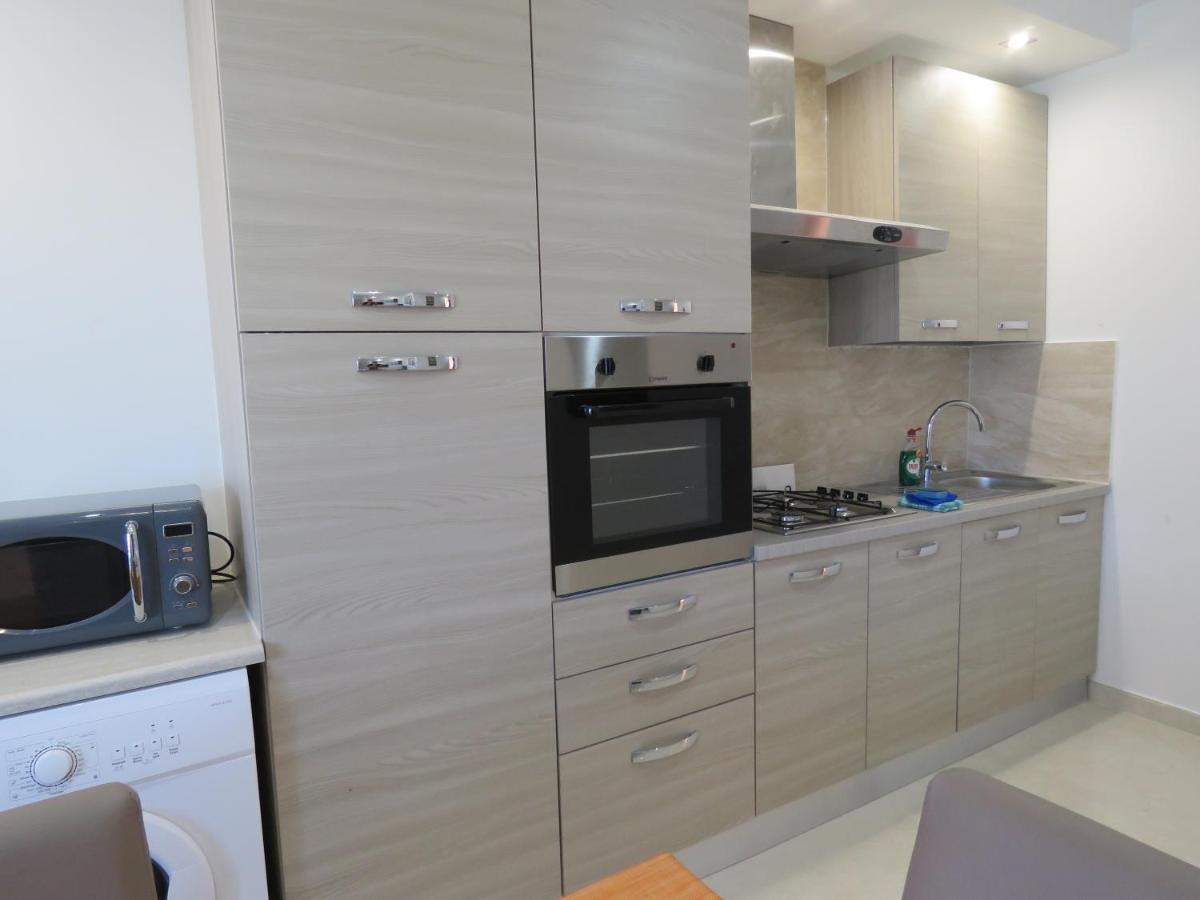 Aquamarine Sea Front Apartments - Second Floor Marsaskala Eksteriør billede